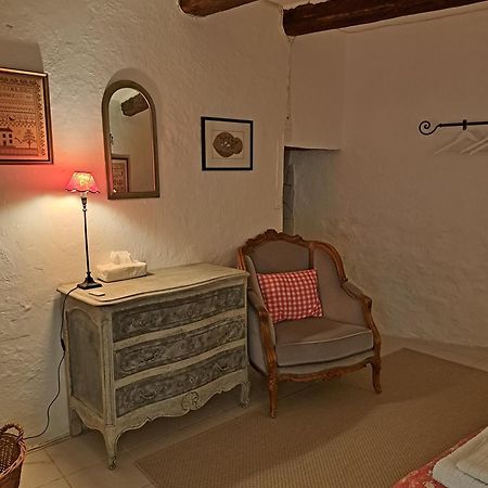 La Maison De Gisele Acomodação com café da manhã Saint-Victor-des-Oules Exterior foto